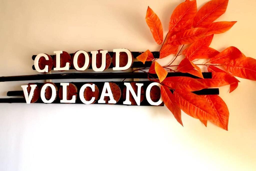 Cloud Volcano 칼레타데푸스테 외부 사진